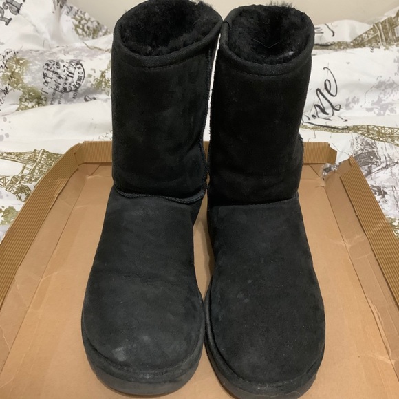 UGG Shoes - Worn Black Short Ugg Boots